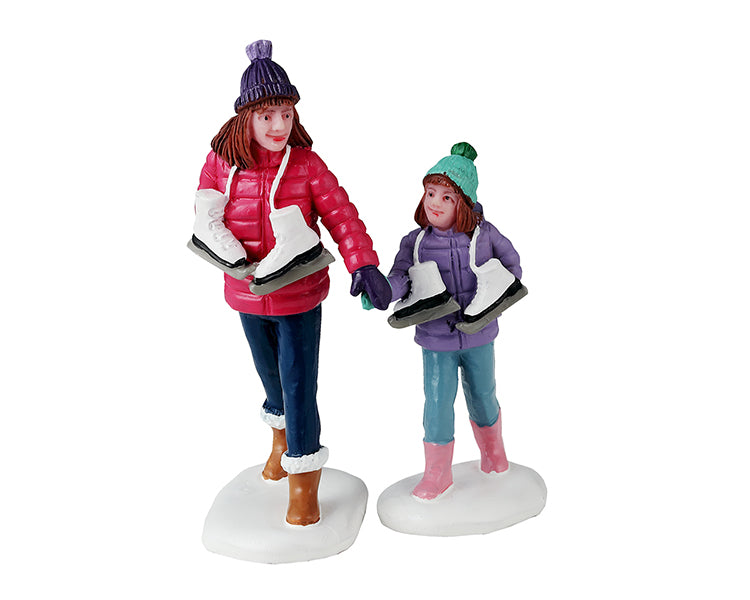 Lemax skating sisters, set van 2