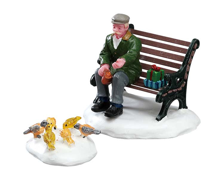 Lemax feeding pigeons, set van 2