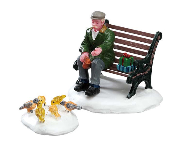 Lemax feeding pigeons, set van 2